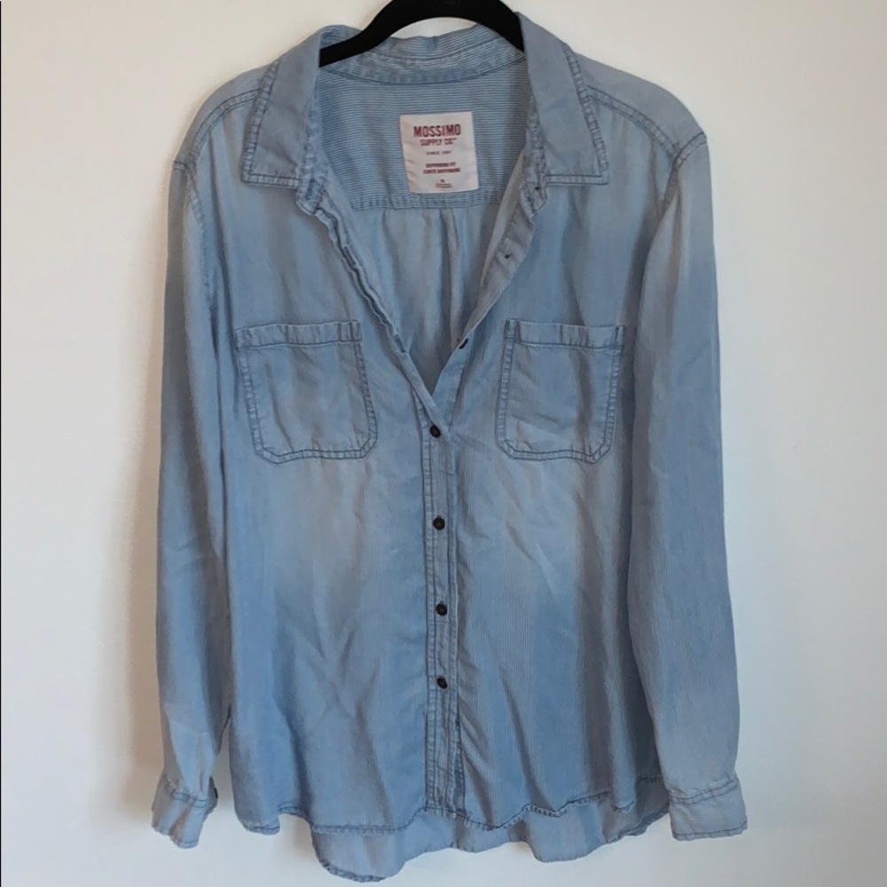 Mossimo Boyfriend Fit Button Down Top